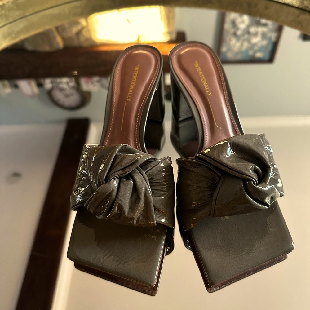 Gorgeous softest leather heels